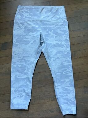 lululemon athletica Women's Camo High-Rise Capri Leggings - Gray Camo Size 14